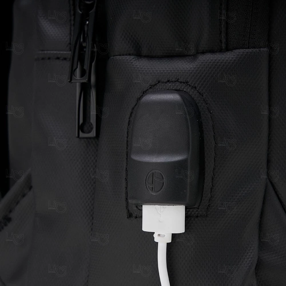 Mochila Couro Sintético 22L com USB Personalizada 